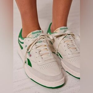 Reebok Club C Revenge Vintage Sneakers 
Chalk / Paper White / Glen Green